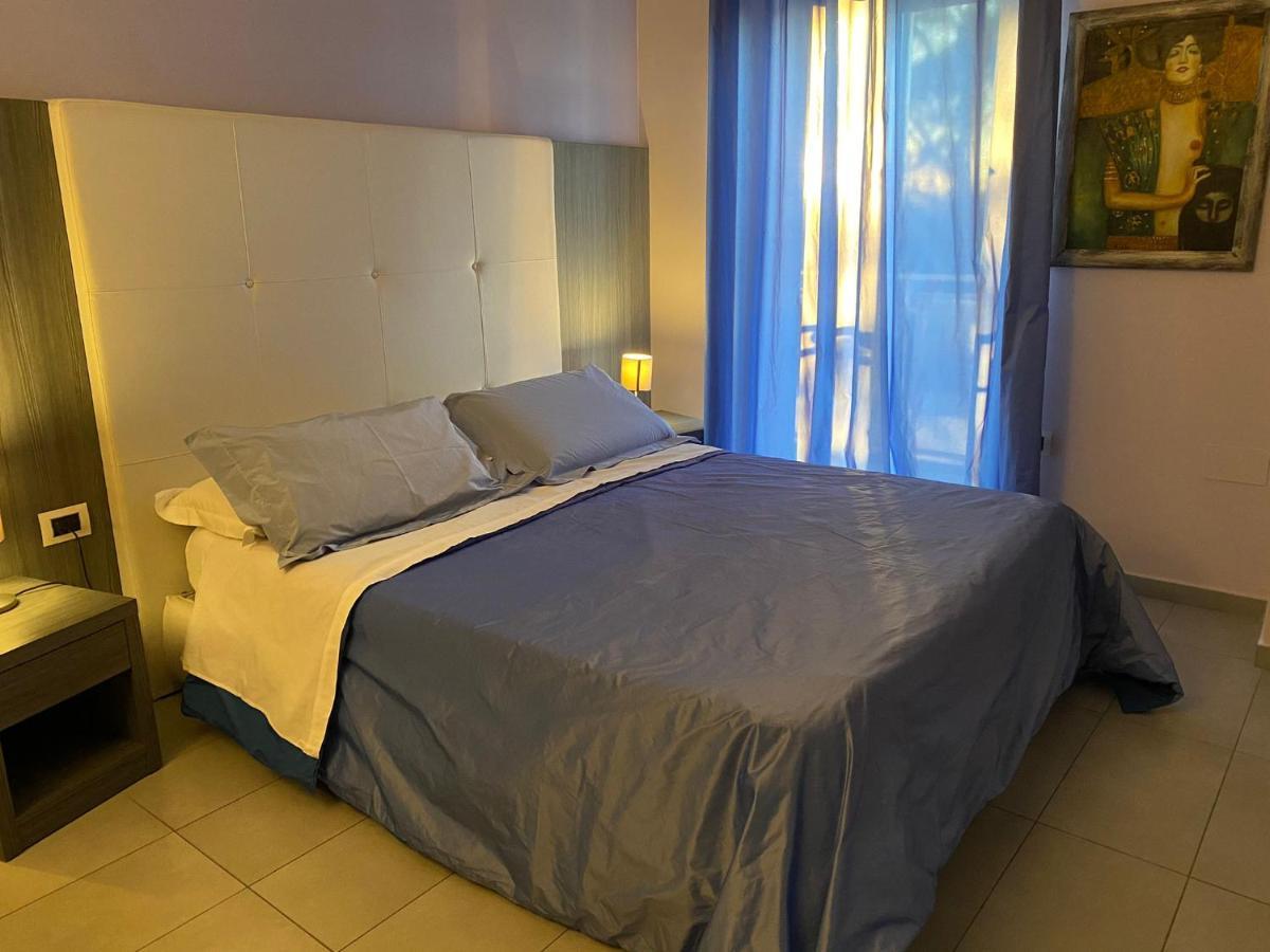 Victoria Hotel بوميليانو داركو المظهر الخارجي الصورة