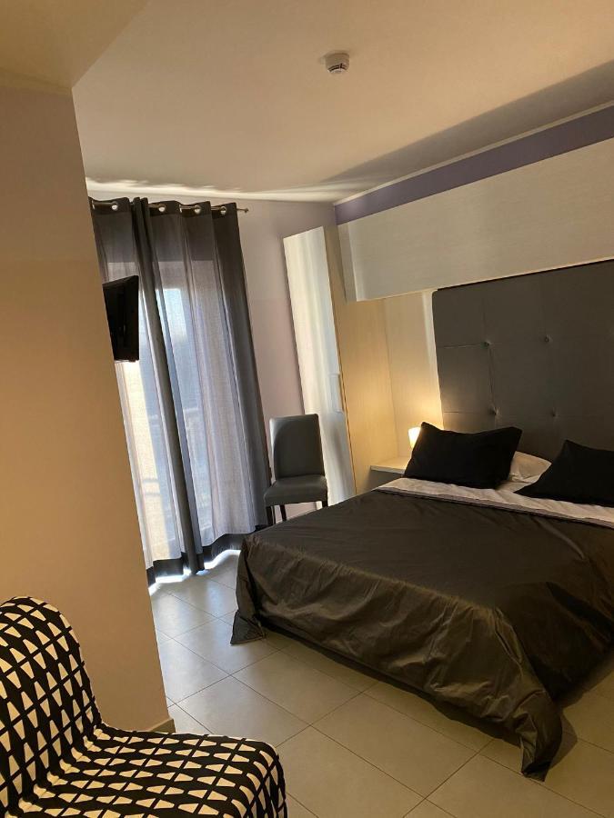 Victoria Hotel بوميليانو داركو المظهر الخارجي الصورة