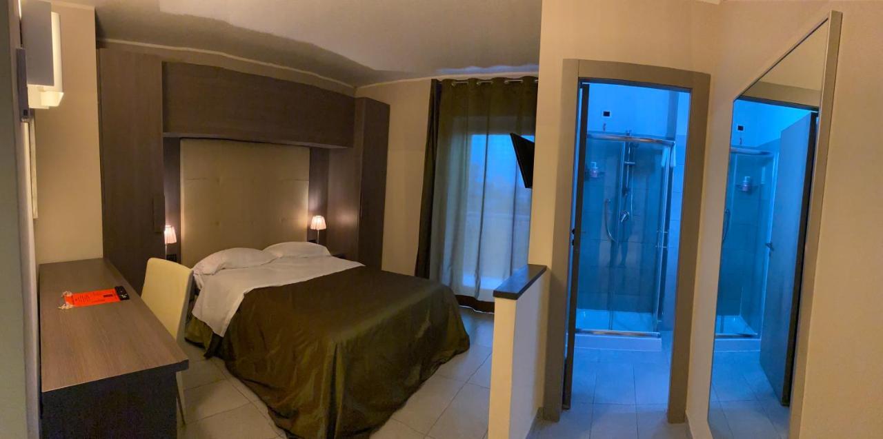 Victoria Hotel بوميليانو داركو المظهر الخارجي الصورة