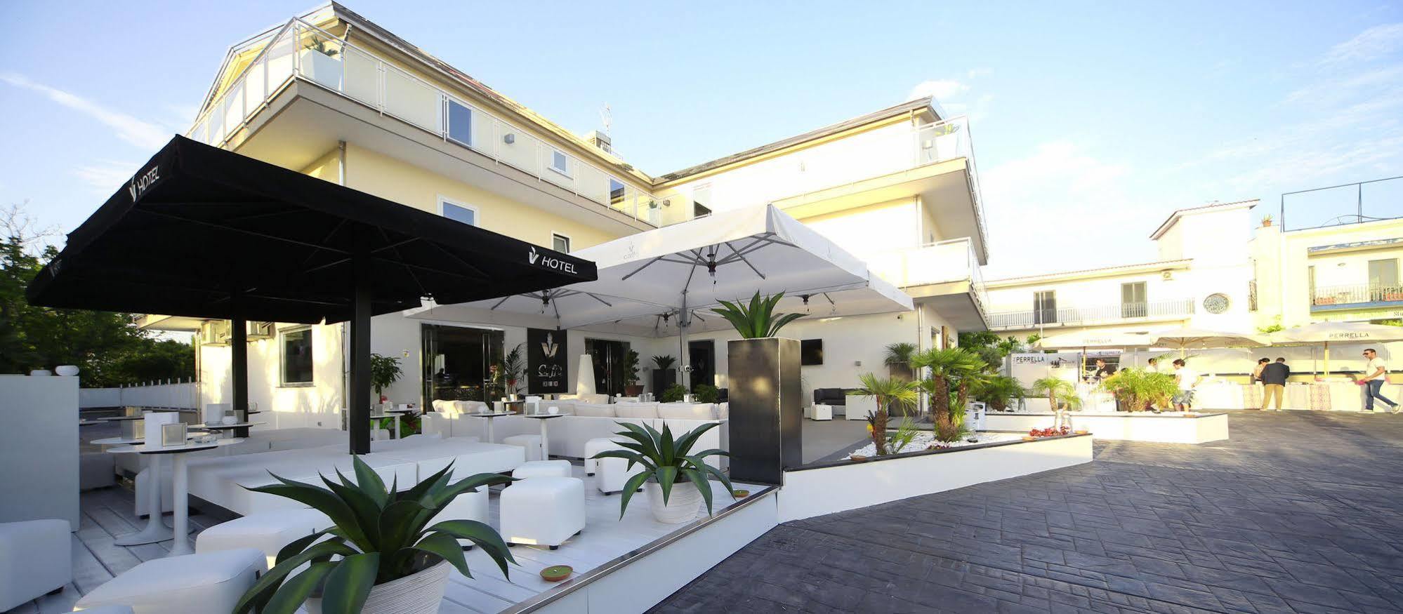 Victoria Hotel بوميليانو داركو المظهر الخارجي الصورة